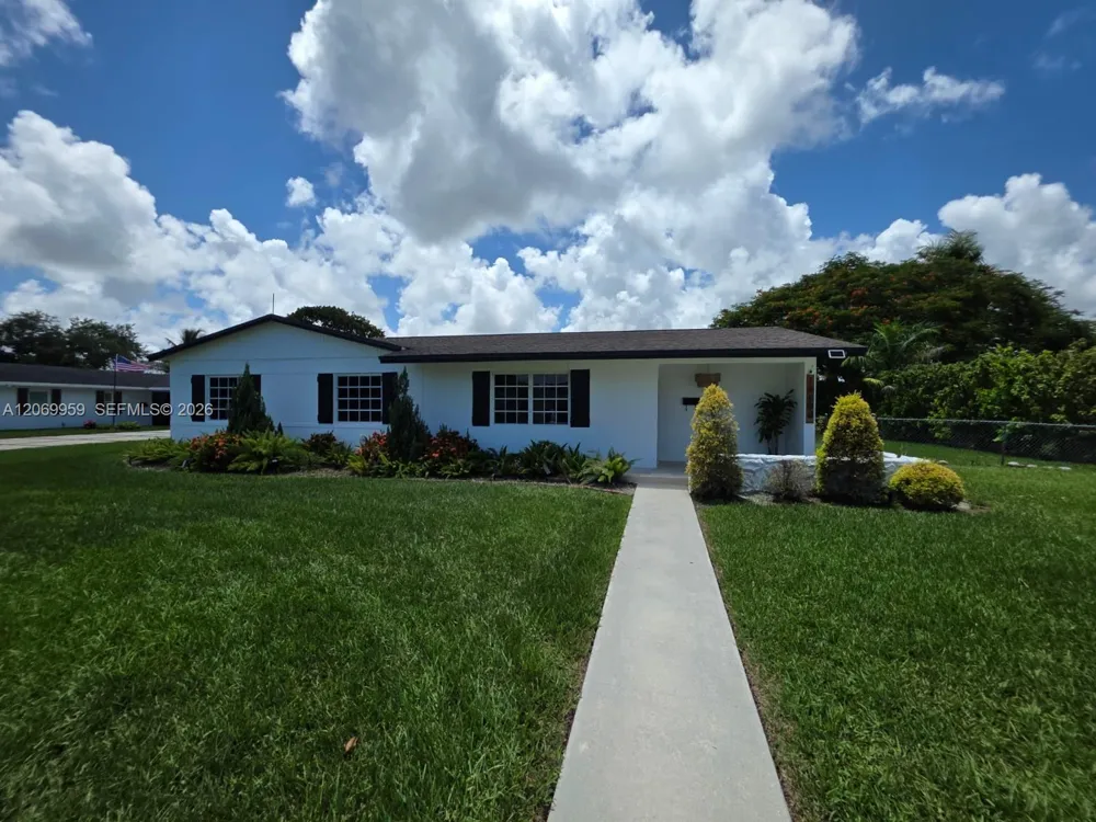 18608 SW 93rd Pl Cutler Bay, FL 33157