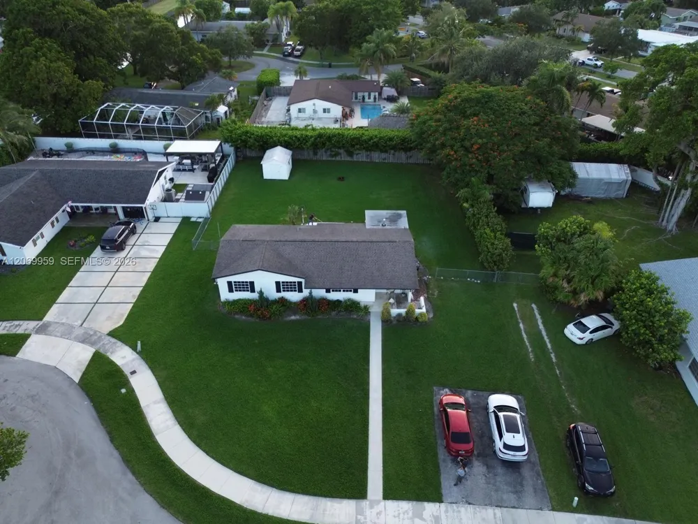18608 SW 93rd Pl Cutler Bay, FL 33157