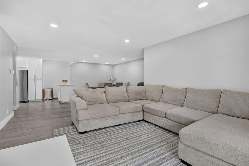 820 Sky Pine Way #H2 
