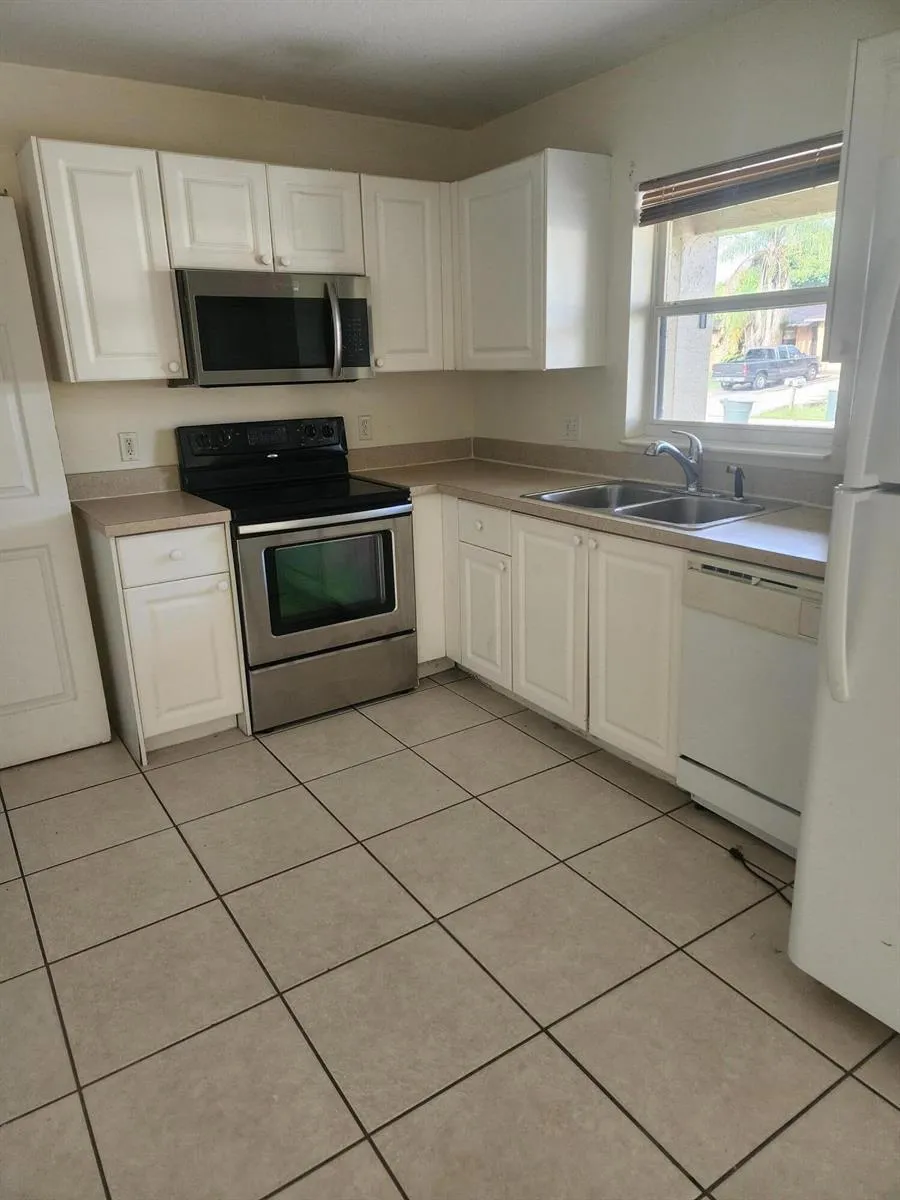 4480 TIMBER RIDGE LANE #4482 Fort Pierce, FL 34982
