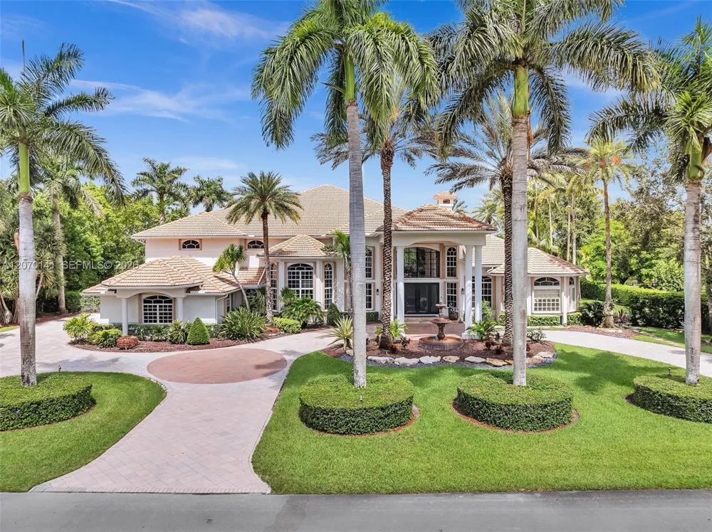 3828 Pine Lake Dr Weston, FL 33332