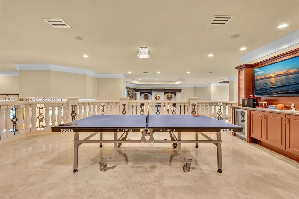 3828 Pine Lake Dr Weston, FL 33332
