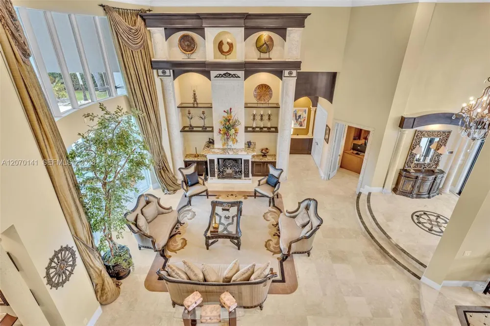 3828 Pine Lake Dr Weston, FL 33332