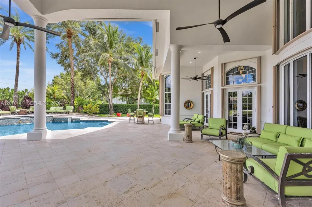 3828 Pine Lake Dr Weston, FL 33332