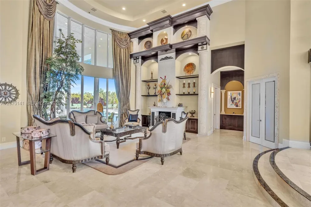 3828 Pine Lake Dr Weston, FL 33332