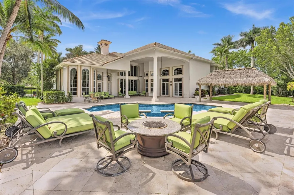 3828 Pine Lake Dr Weston, FL 33332
