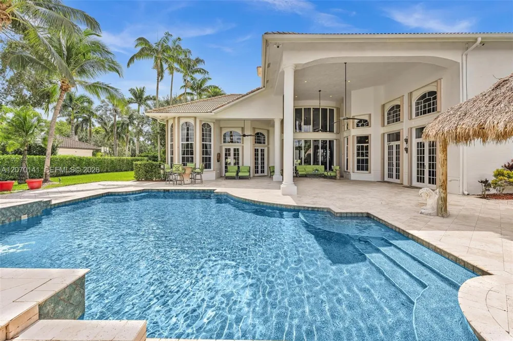 3828 Pine Lake Dr Weston, FL 33332