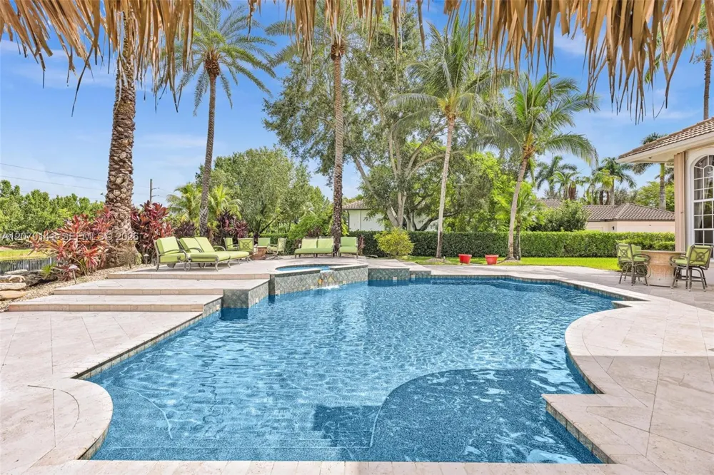 3828 Pine Lake Dr Weston, FL 33332