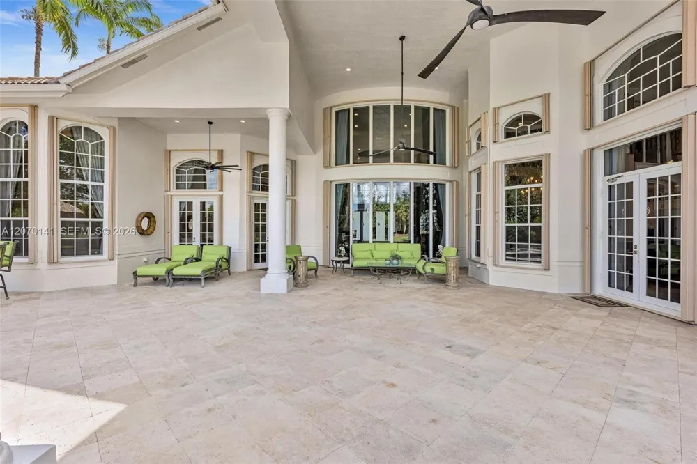 3828 Pine Lake Dr Weston, FL 33332