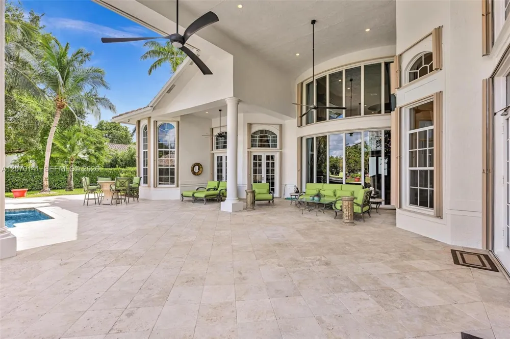 3828 Pine Lake Dr Weston, FL 33332