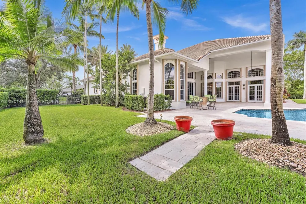 3828 Pine Lake Dr Weston, FL 33332