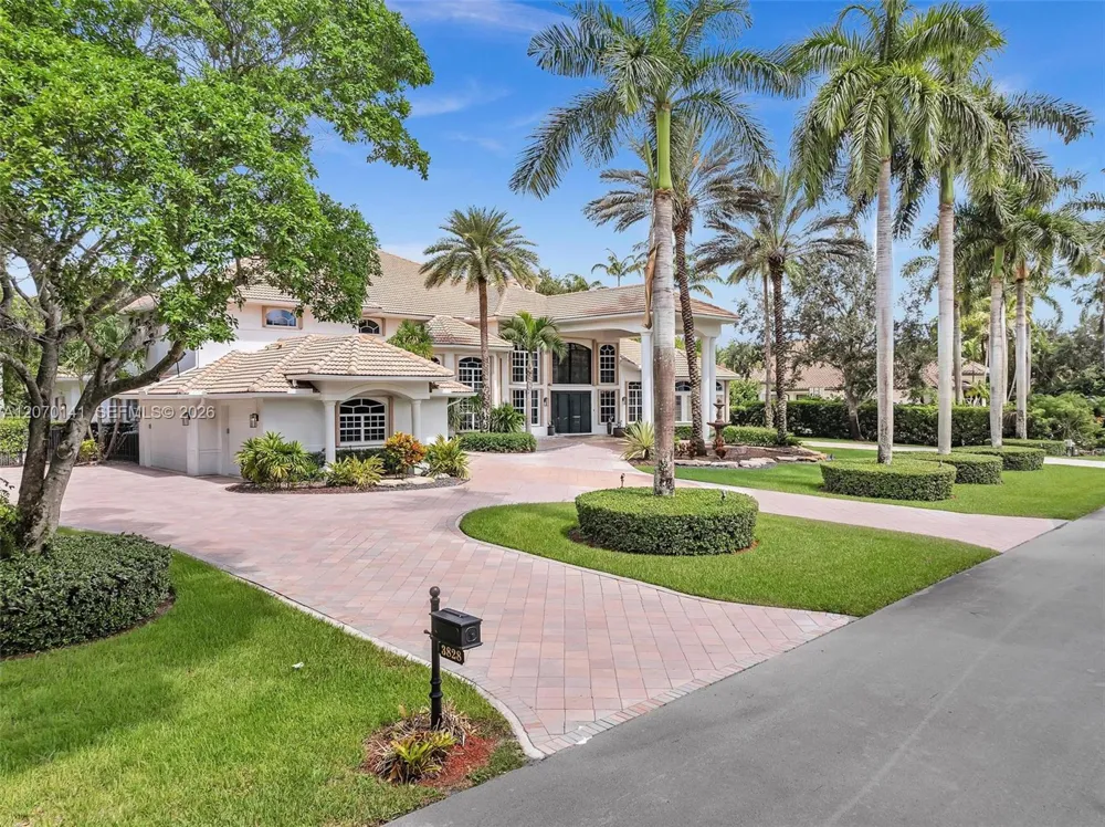 3828 Pine Lake Dr Weston, FL 33332