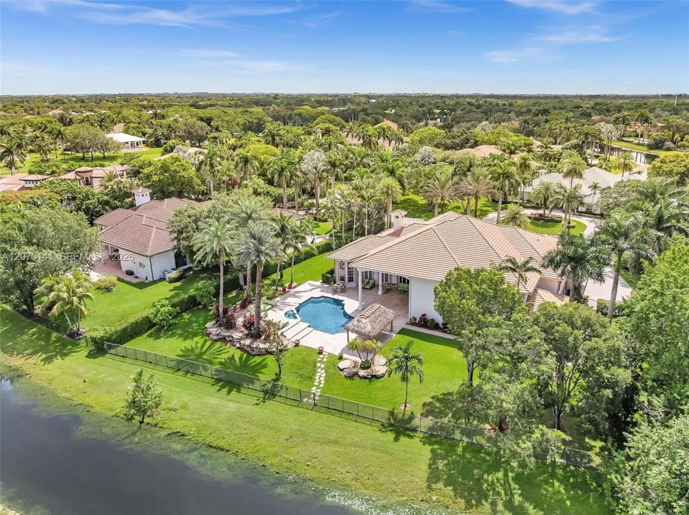 3828 Pine Lake Dr Weston, FL 33332