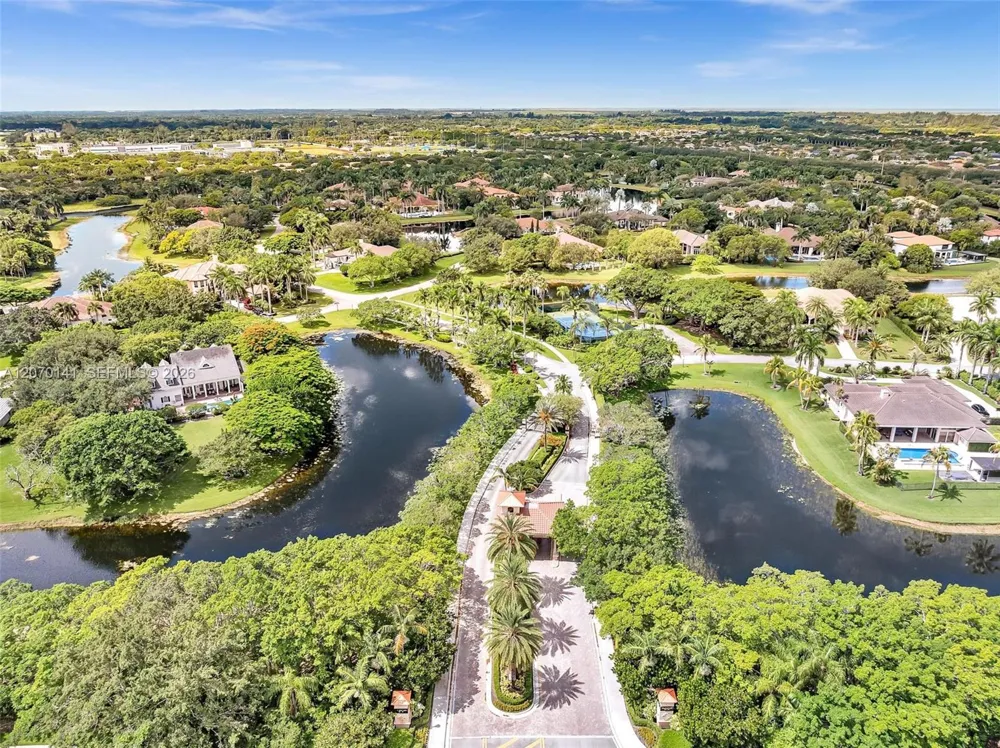 3828 Pine Lake Dr Weston, FL 33332