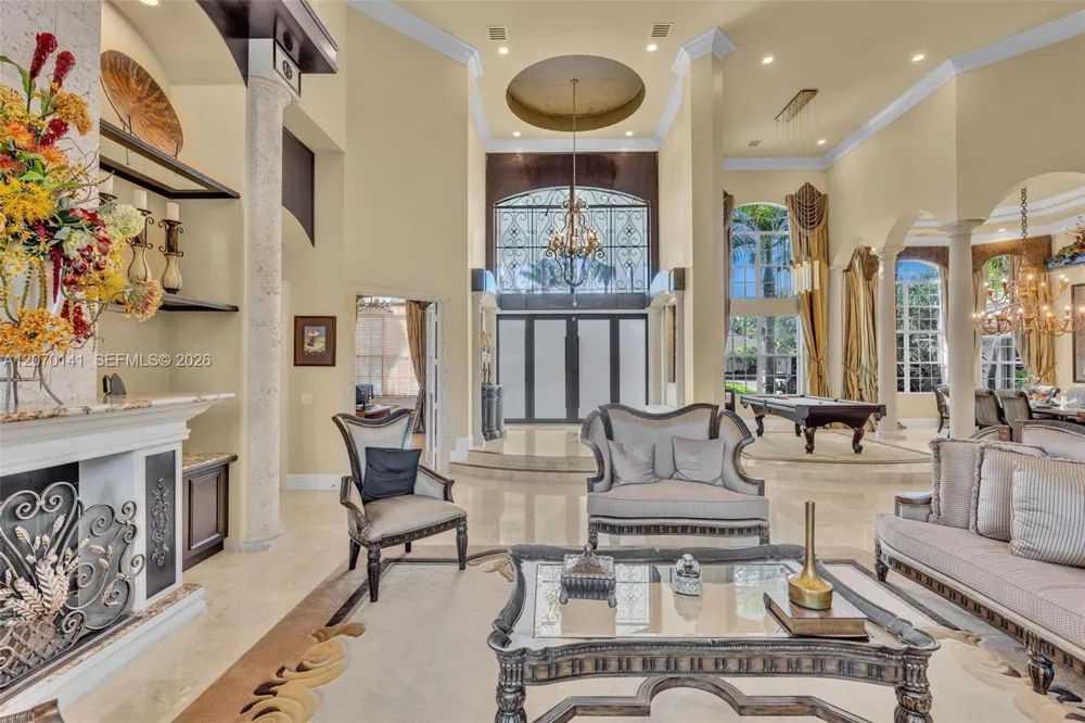 3828 Pine Lake Dr Weston, FL 33332