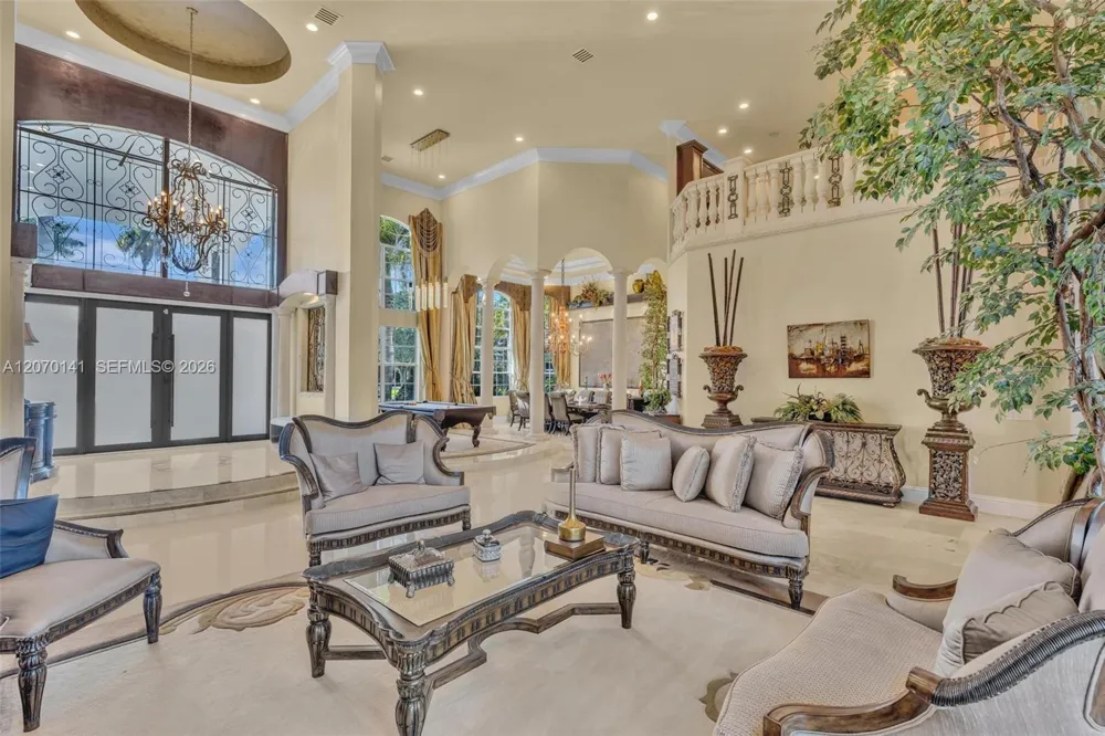 3828 Pine Lake Dr Weston, FL 33332