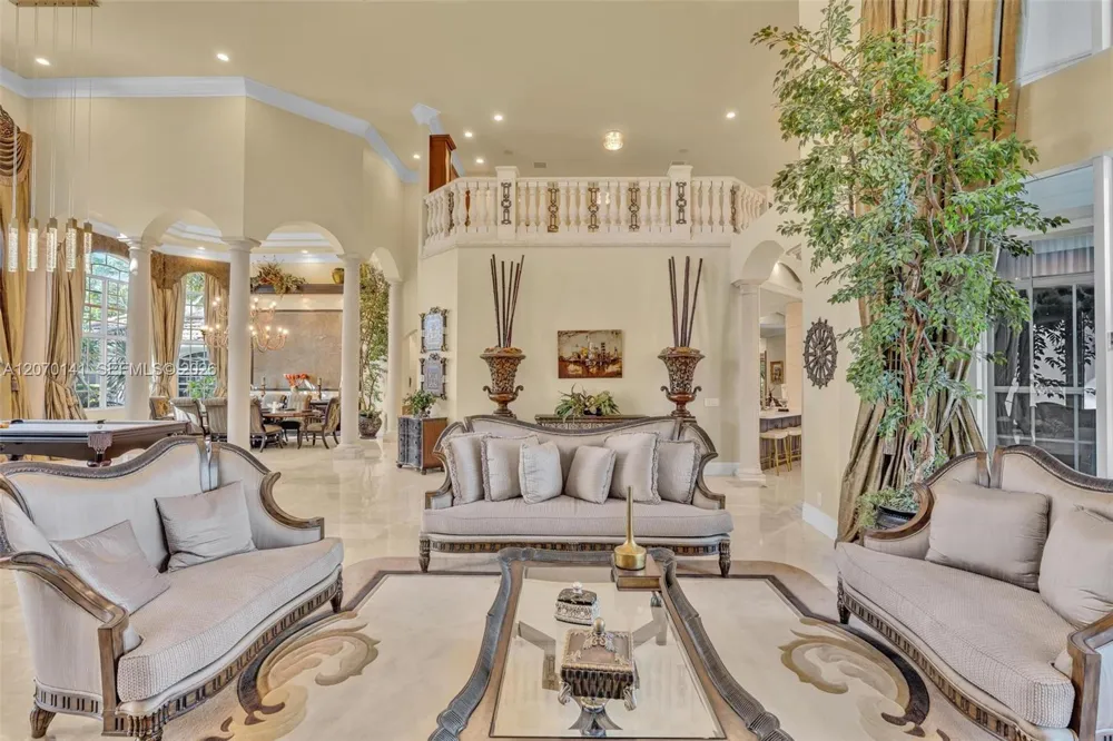 3828 Pine Lake Dr Weston, FL 33332