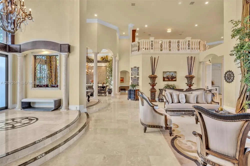 3828 Pine Lake Dr Weston, FL 33332