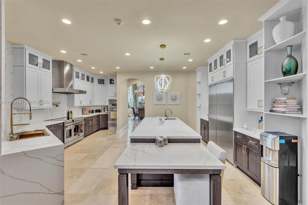3828 Pine Lake Dr Weston, FL 33332