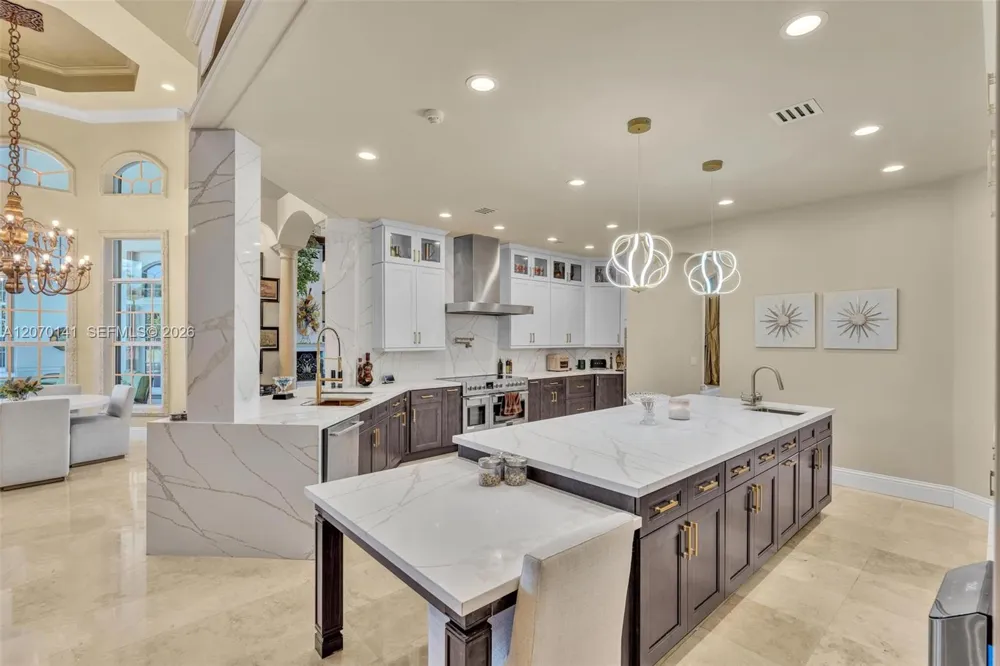 3828 Pine Lake Dr Weston, FL 33332