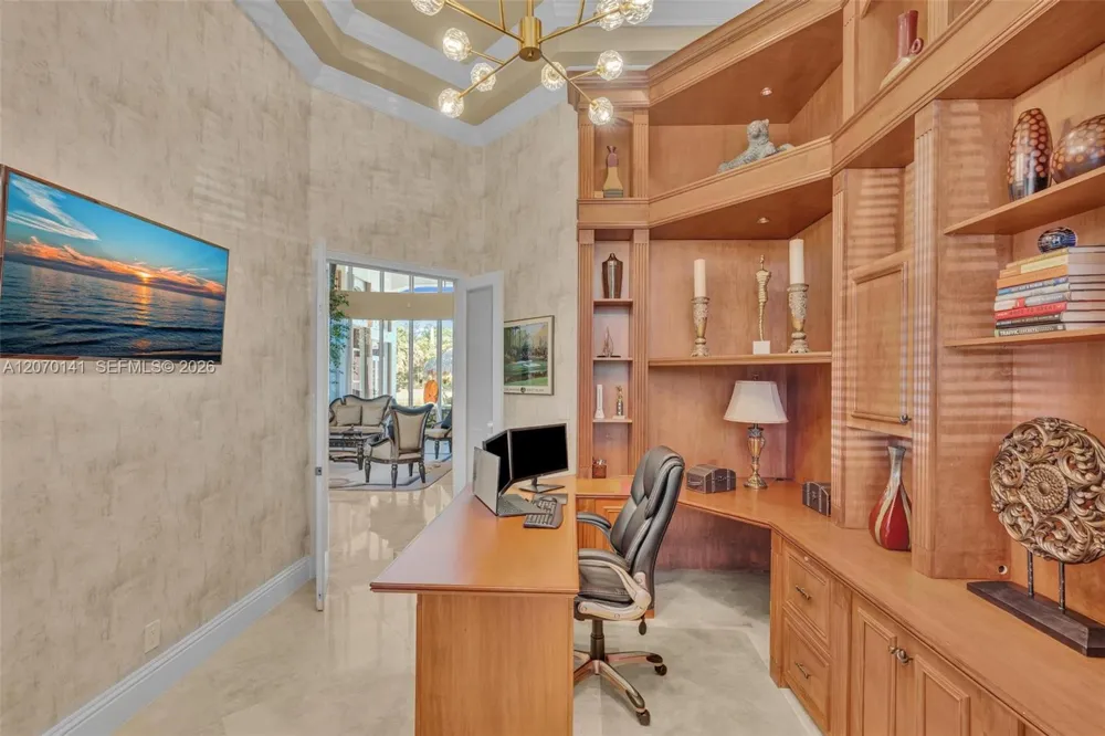 3828 Pine Lake Dr Weston, FL 33332