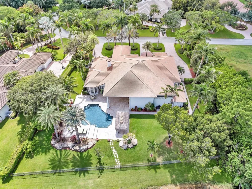 3828 Pine Lake Dr Weston, FL 33332