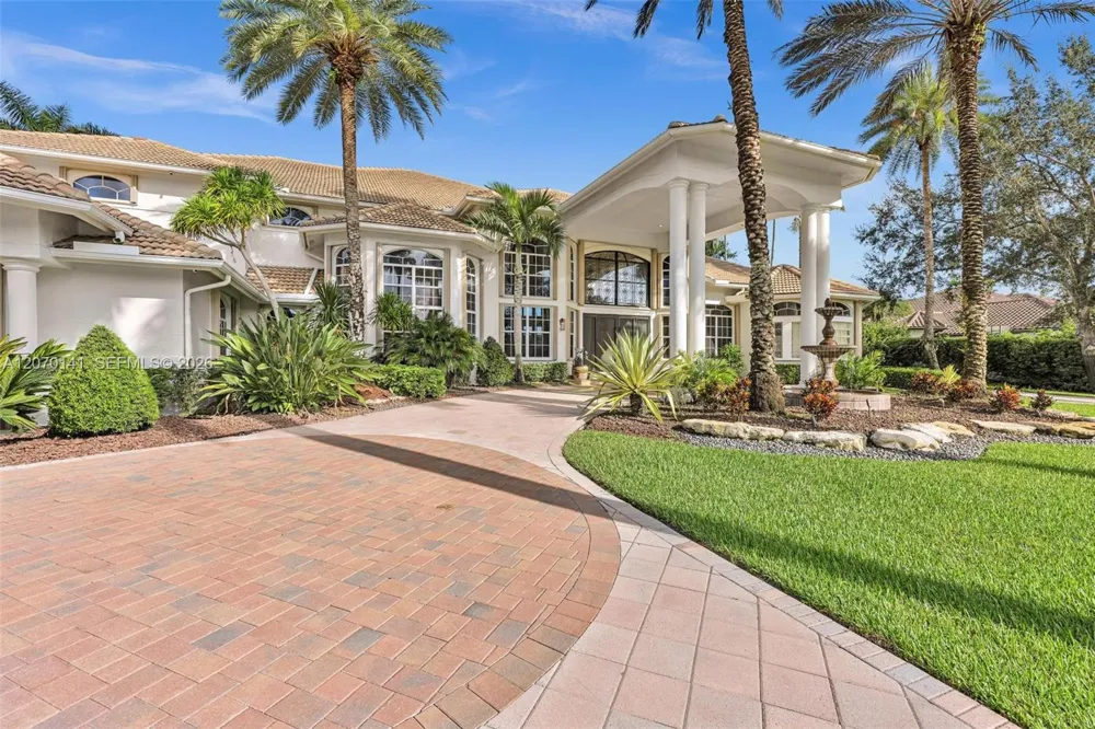 3828 Pine Lake Dr Weston, FL 33332