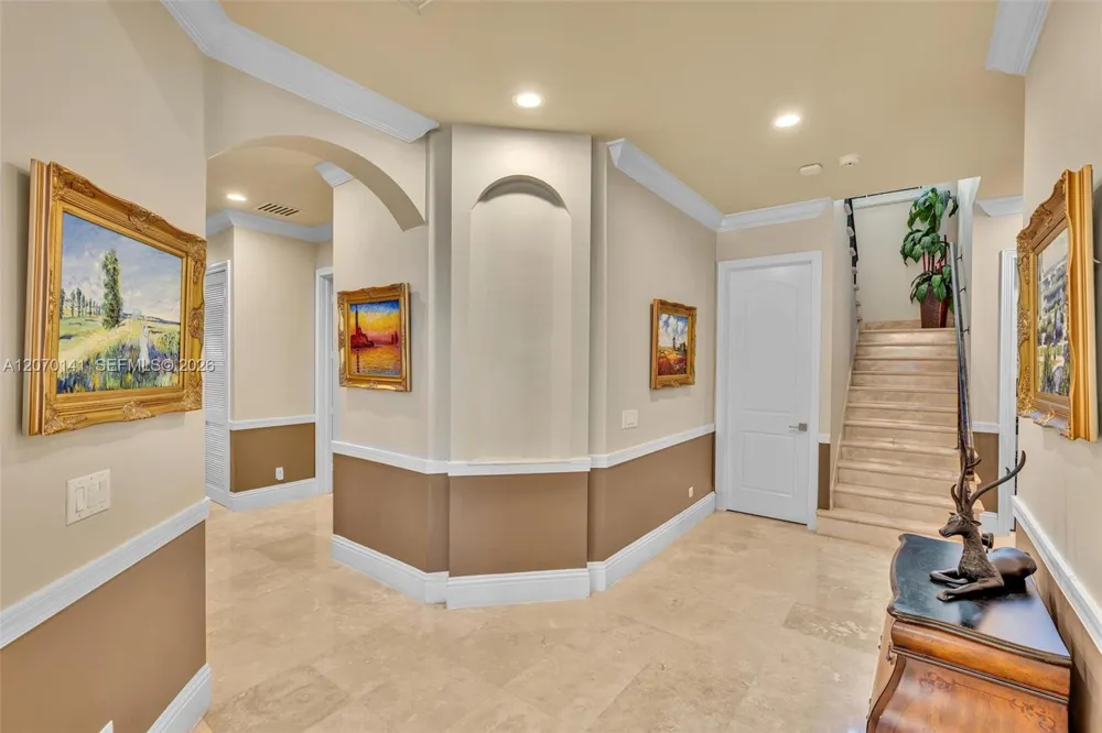 3828 Pine Lake Dr Weston, FL 33332