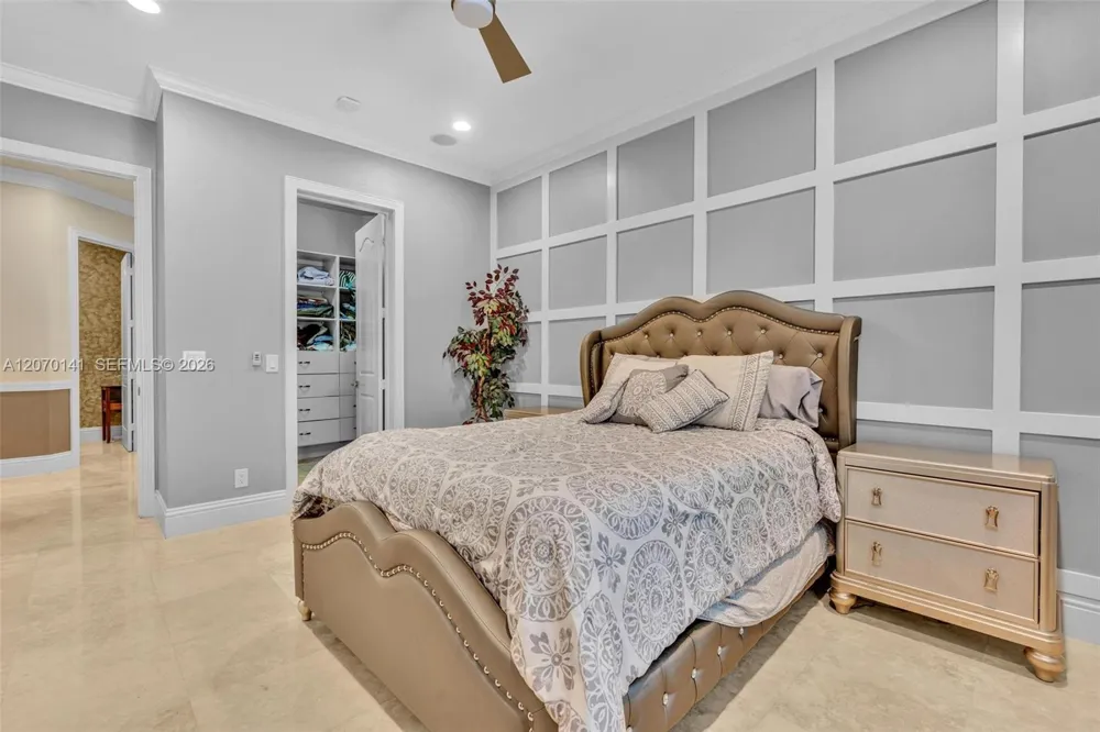 3828 Pine Lake Dr Weston, FL 33332