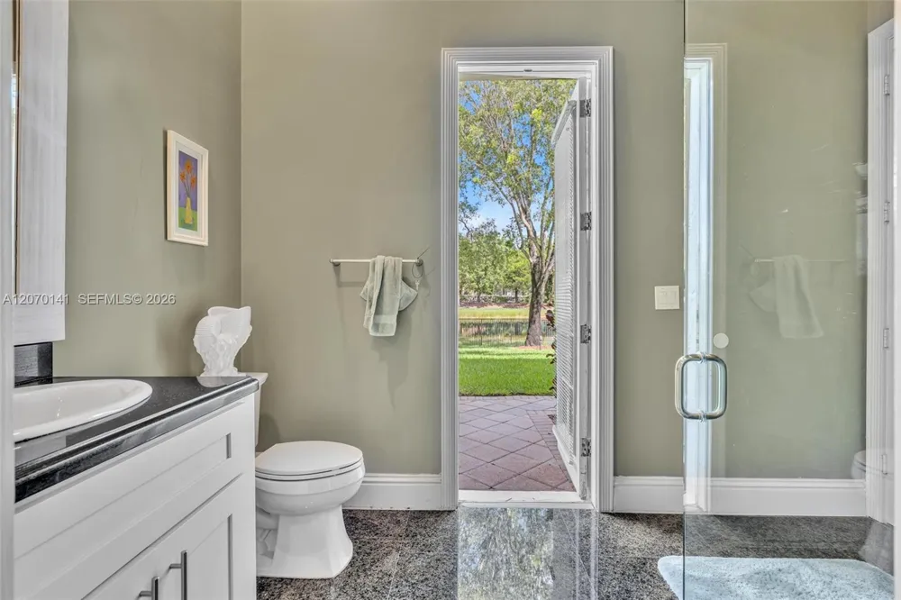 3828 Pine Lake Dr Weston, FL 33332