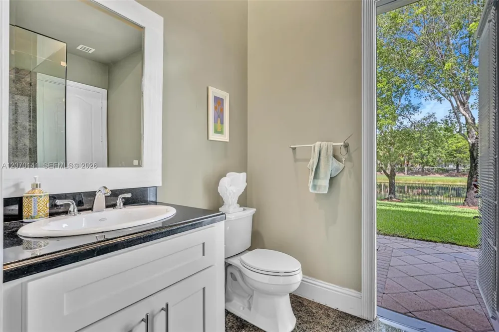 3828 Pine Lake Dr Weston, FL 33332