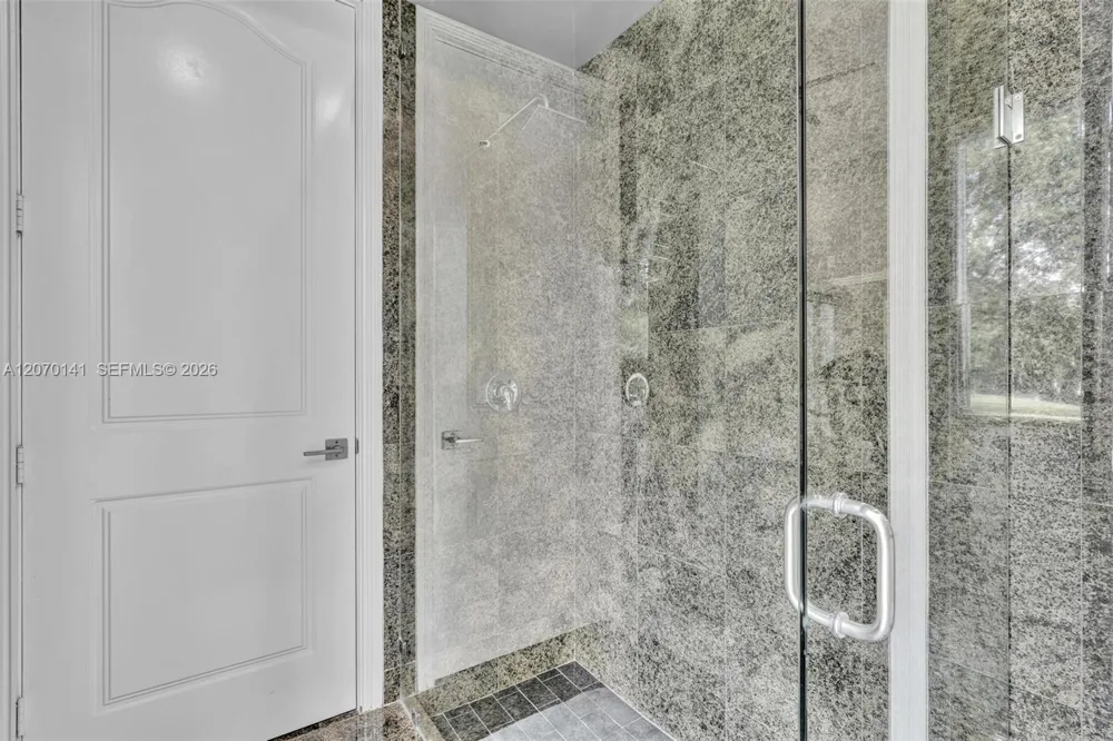 3828 Pine Lake Dr Weston, FL 33332