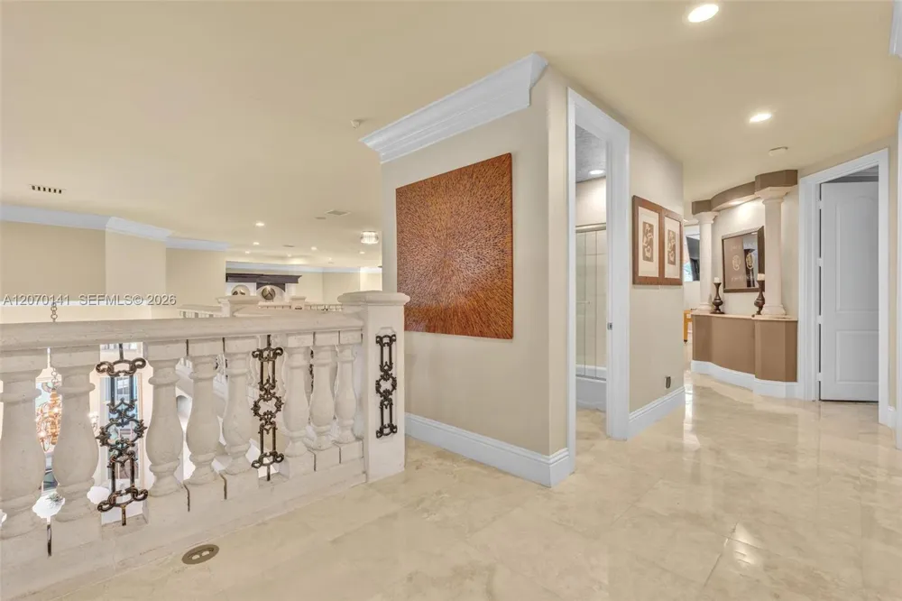 3828 Pine Lake Dr Weston, FL 33332