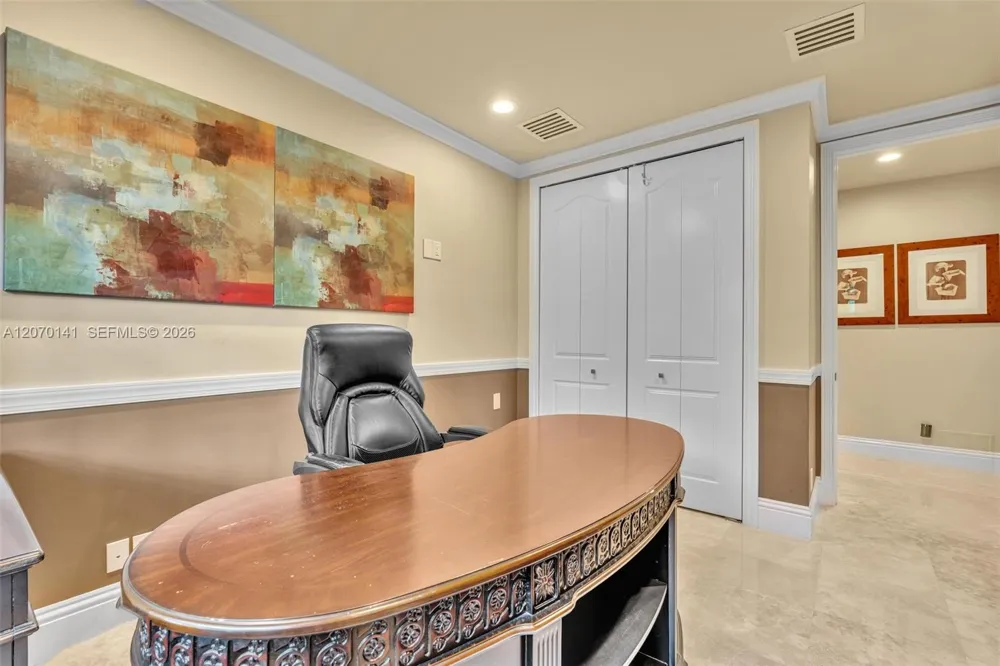 3828 Pine Lake Dr Weston, FL 33332