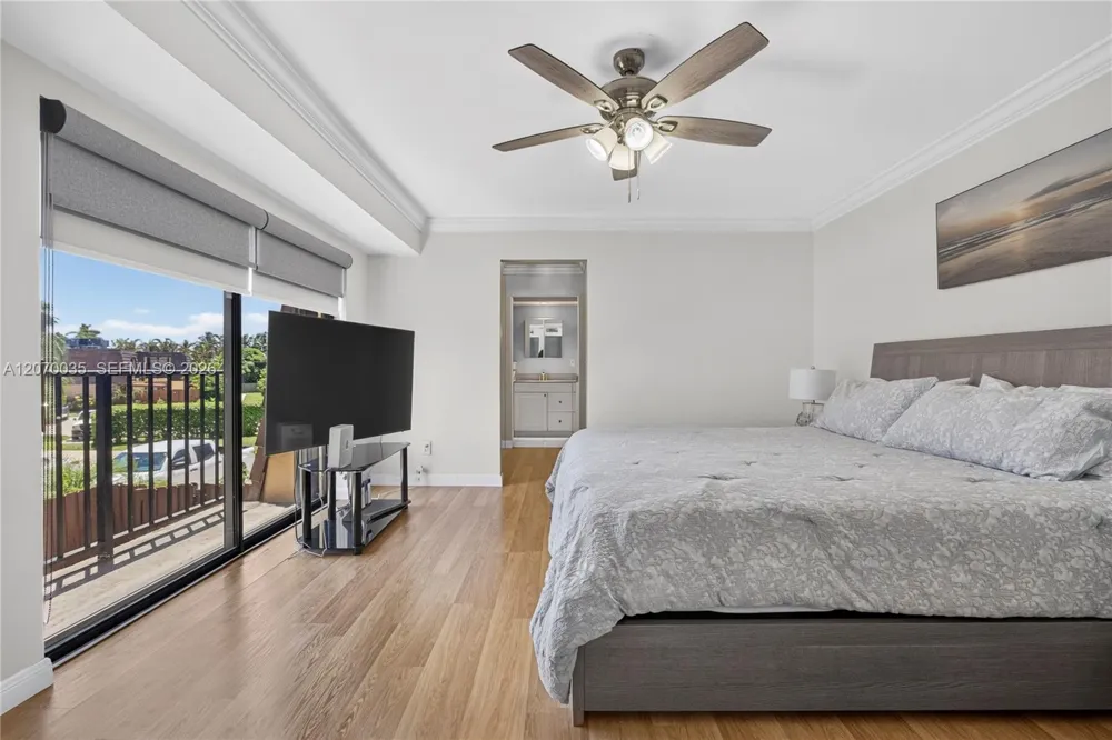 953 Springdale Cir Palm Springs, FL 33461