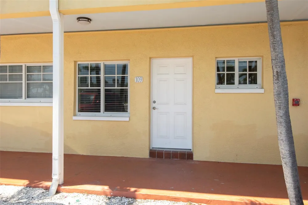 19417 GULF BOULEVARD #E109 Indian Rocks Beach, FL 33785