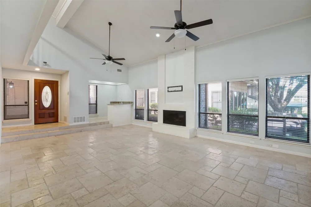 9 Country Lake Drive Carrollton, TX 75006