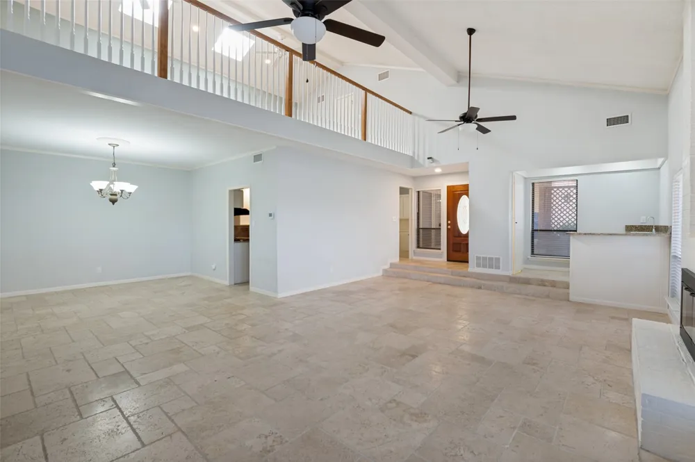 9 Country Lake Drive Carrollton, TX 75006