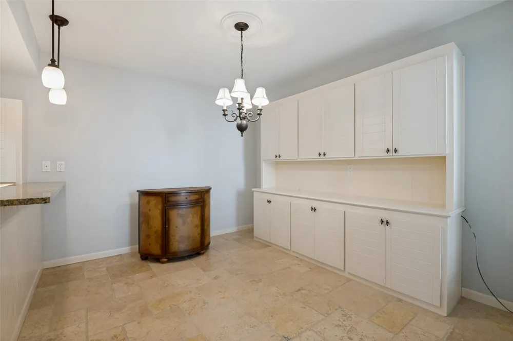 9 Country Lake Drive Carrollton, TX 75006