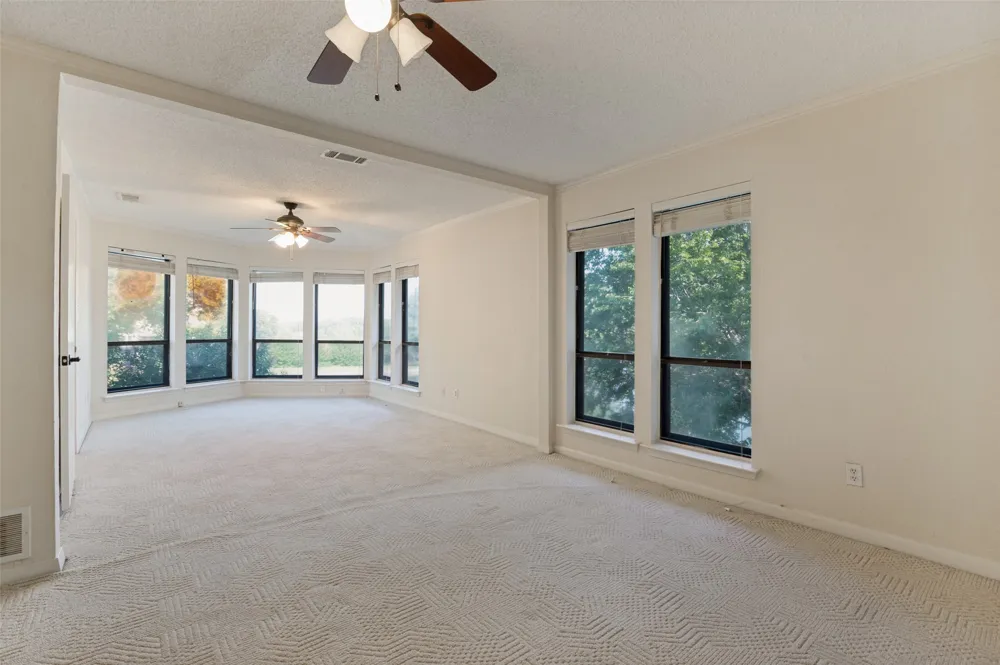 9 Country Lake Drive Carrollton, TX 75006