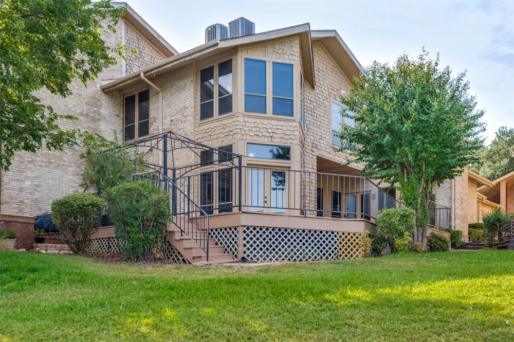 9 Country Lake Drive Carrollton, TX 75006