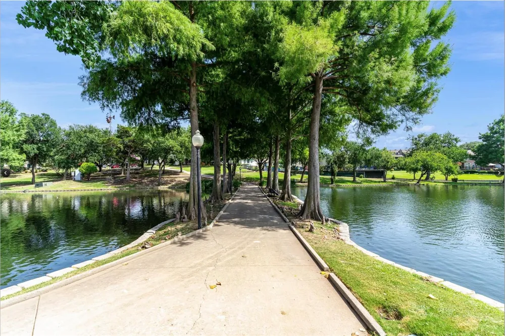 9 Country Lake Drive Carrollton, TX 75006