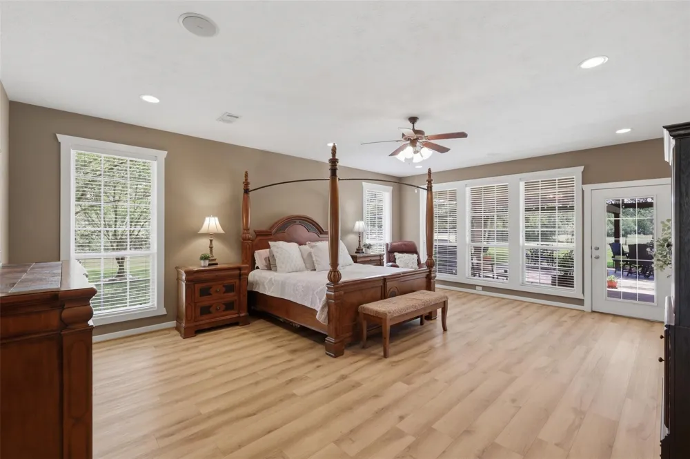 11430 Long Trussel Road Bryan, TX 77808