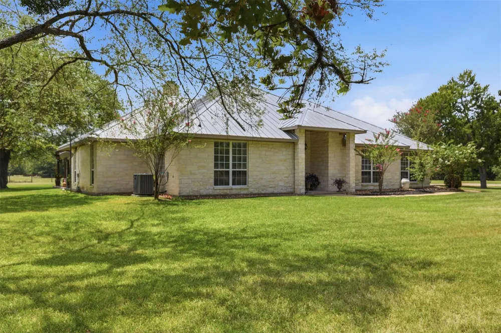 11430 Long Trussel Road Bryan, TX 77808