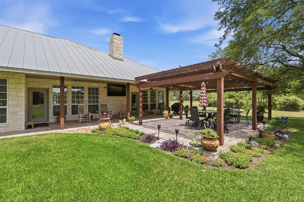 11430 Long Trussel Road Bryan, TX 77808