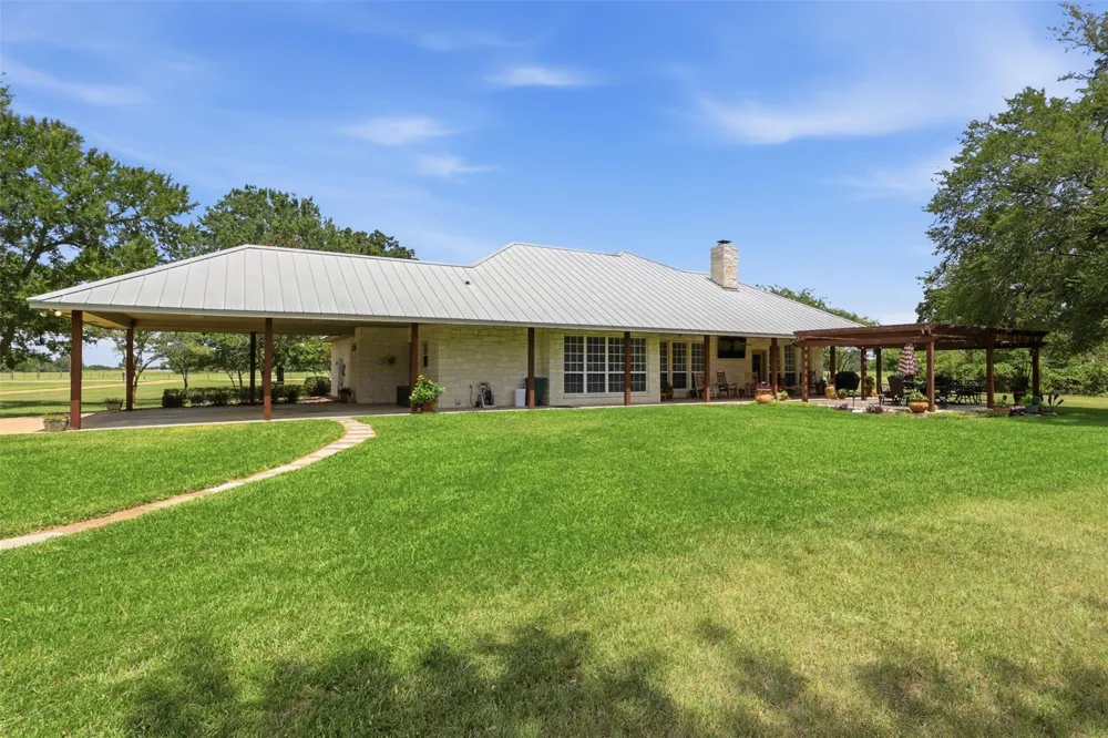 11430 Long Trussel Road Bryan, TX 77808