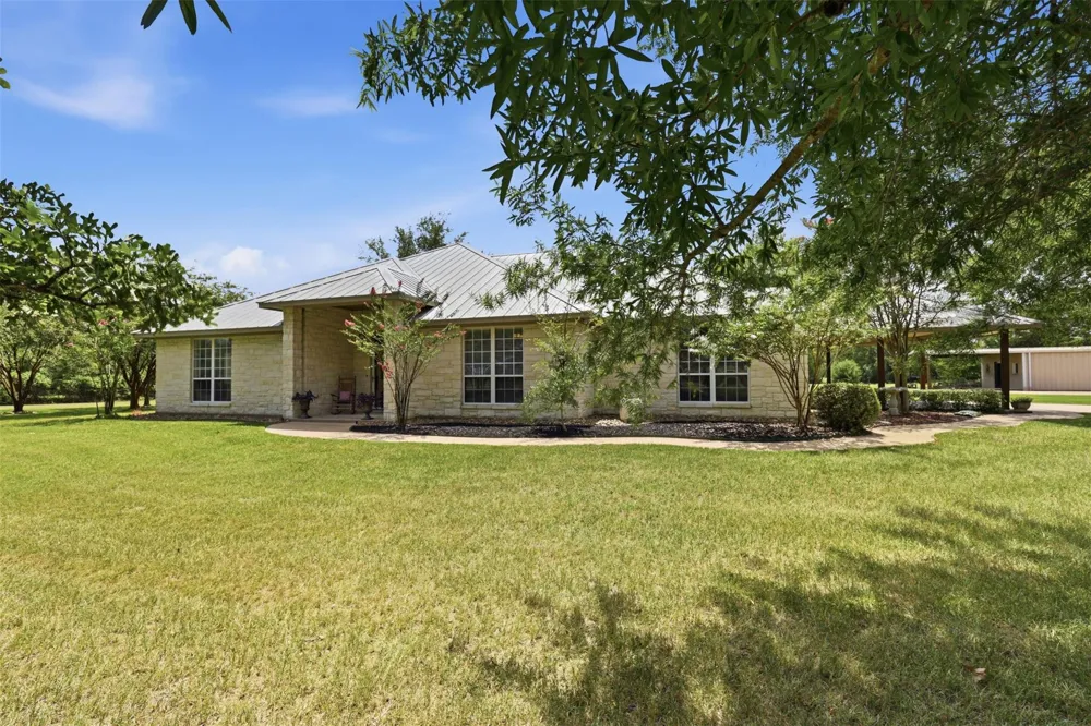 11430 Long Trussel Road Bryan, TX 77808