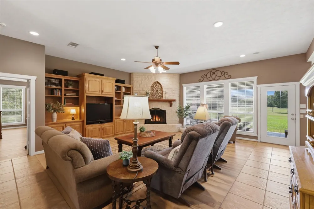 11430 Long Trussel Road Bryan, TX 77808