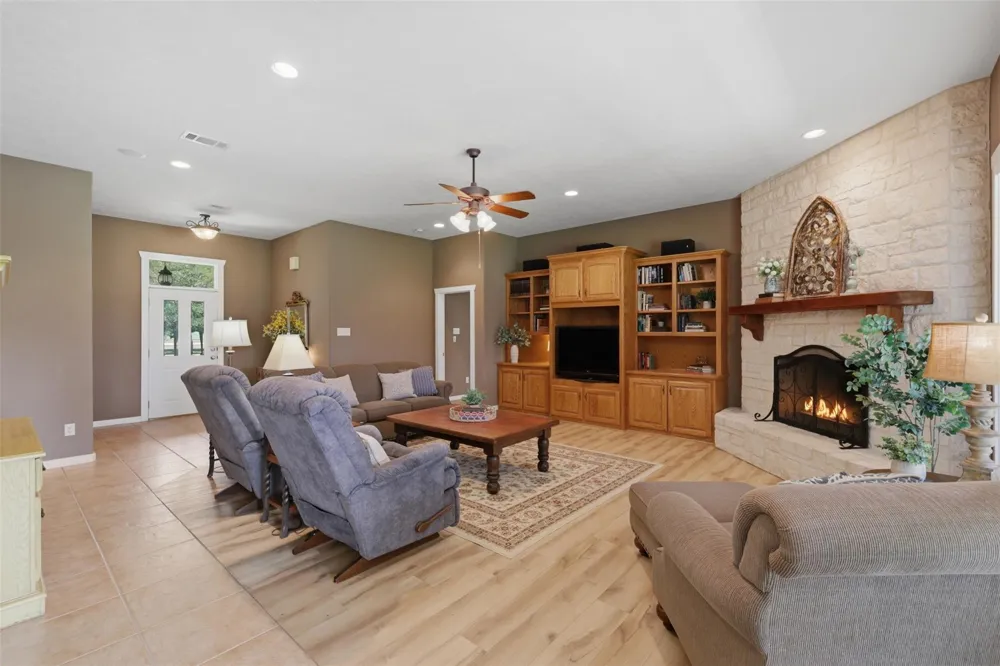 11430 Long Trussel Road Bryan, TX 77808