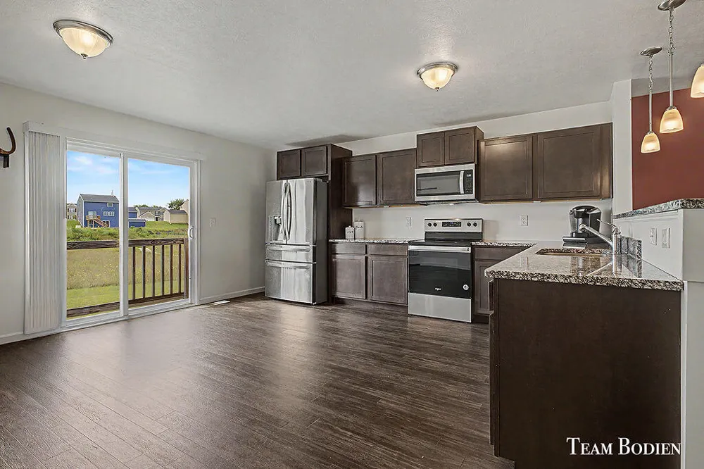 402 Oak Hill Court Middleville, MI 49333